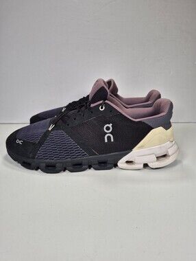 ON Cloud flyer Mens Size 11 Black White  Sneakers 21.99631 UK 10.5 EUR 45